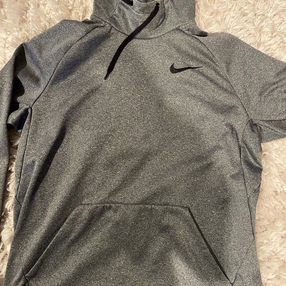 Nike Tops - nike sweatshirt!